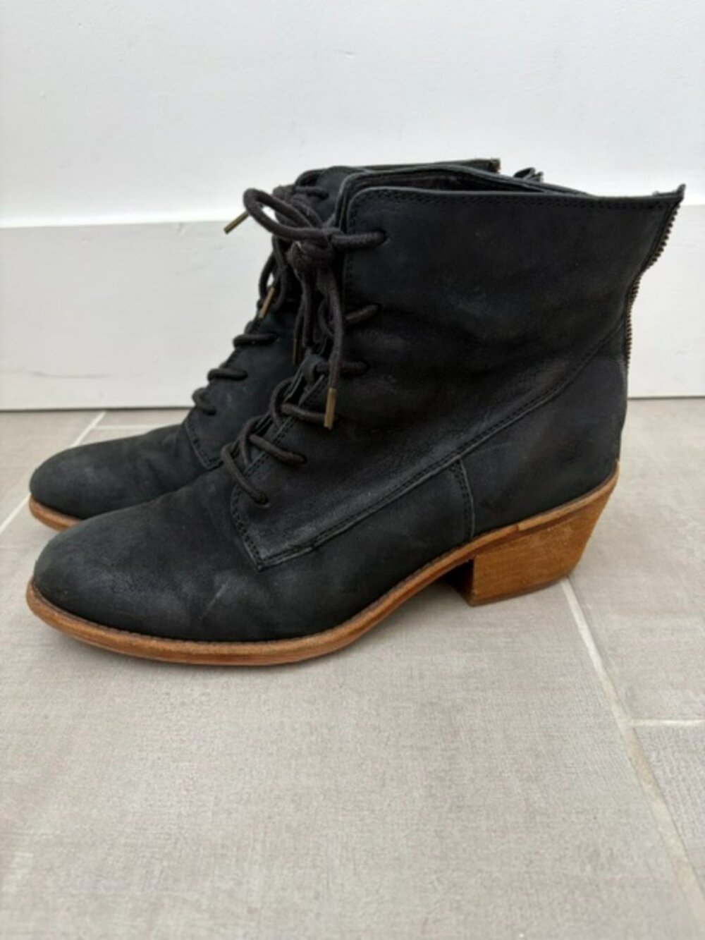 Sofft Annalise black leather booties, Size 9.5
